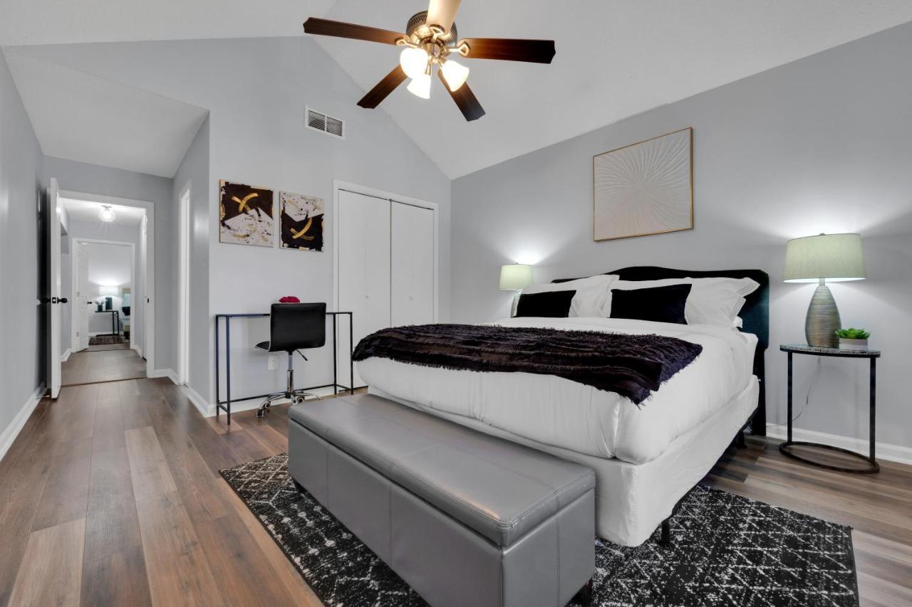 Plush Two Bedroom Retreat. A Home Away From Home! Riverdale Esterno foto