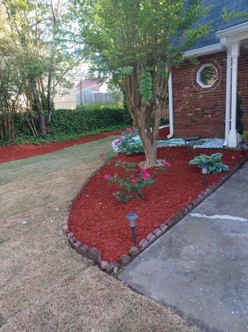 Plush Two Bedroom Retreat. A Home Away From Home! Riverdale Esterno foto