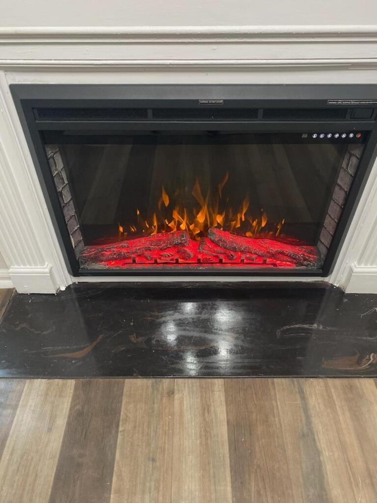 Plush Two Bedroom Retreat. A Home Away From Home! Riverdale Esterno foto